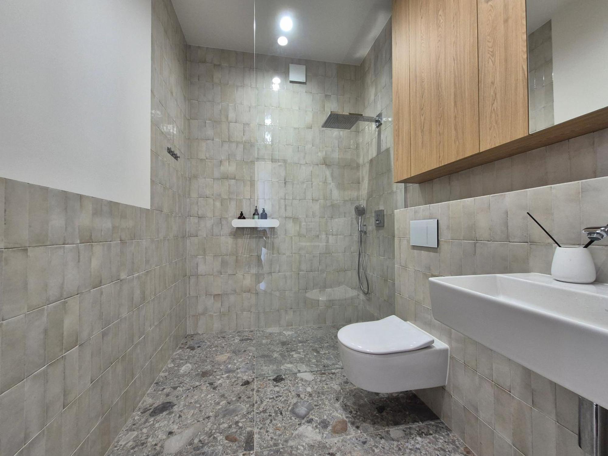 Luxury In The Heart Of Apartment *